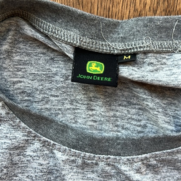 John Deere t-shirt - Picture 3 of 5